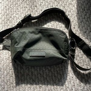 Like New Athleta Belt Bag/ waist bag in Army Green